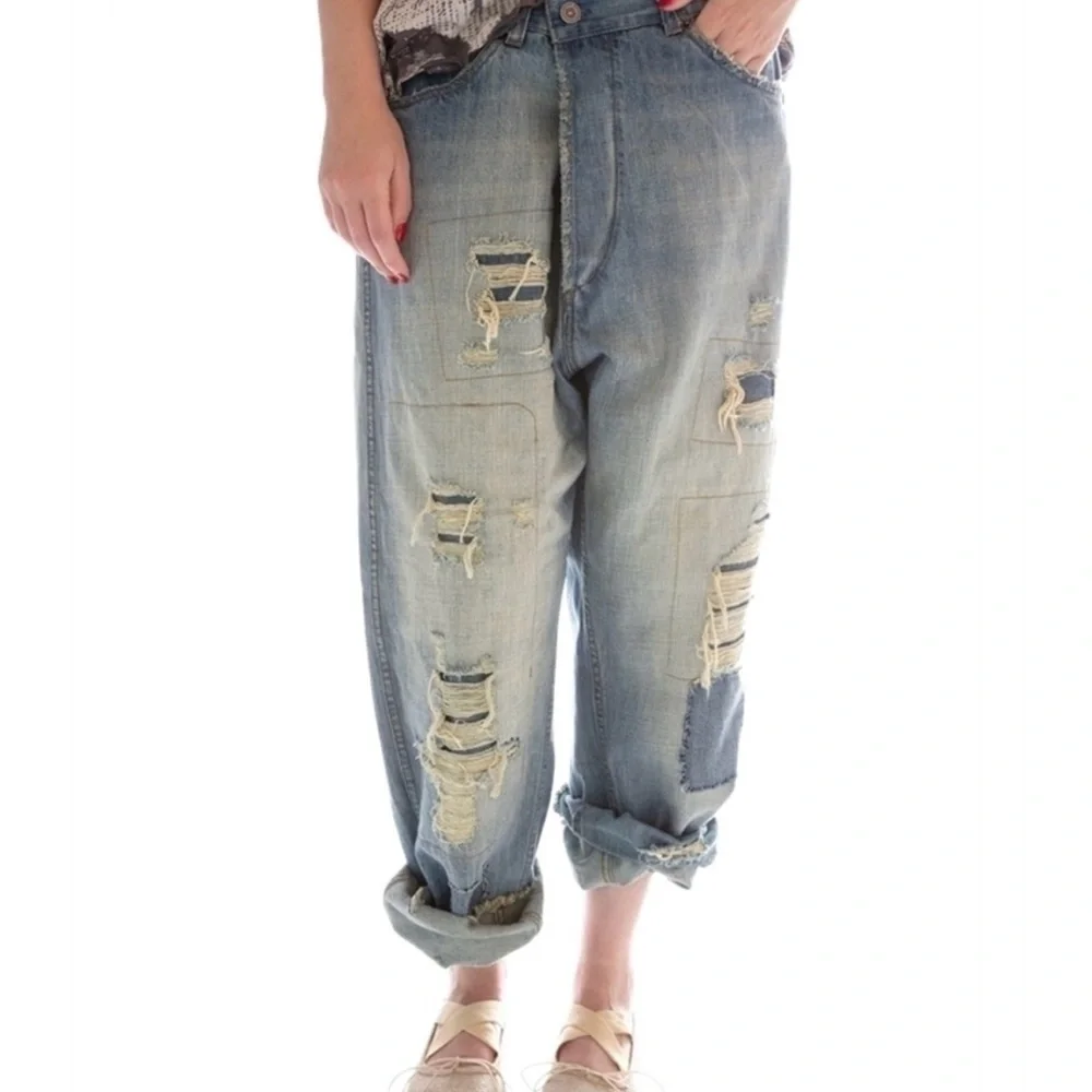 Magnolia Pearl. NEW  Miner Distressed Blue Jeans DEAL - Picture 2 of 8